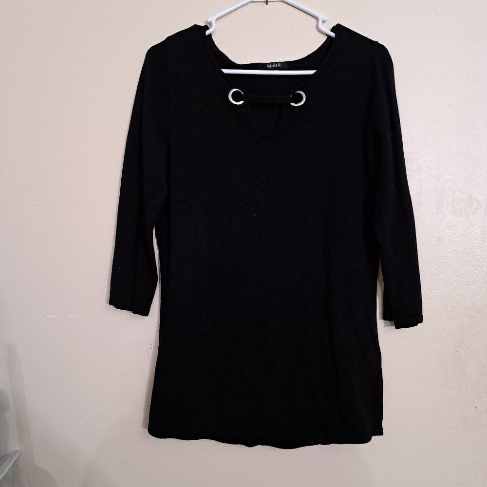 Tribekka 44 Woman's Black Grommet Keyhole 3/4 Sleeve Knit Sweater, Size M
